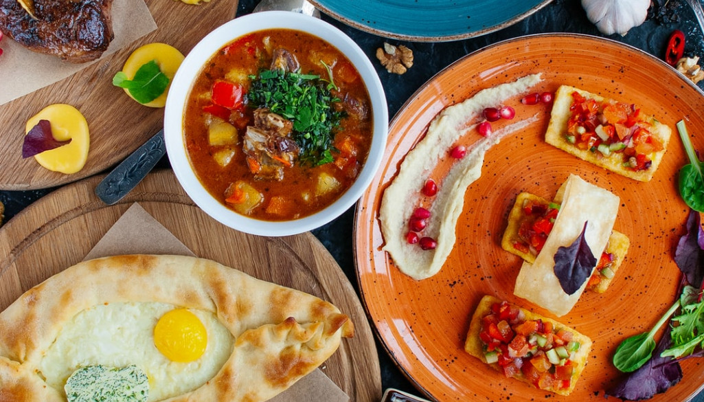 hummus, zupa, chaczapuri – kolacja podczas odchudzania 