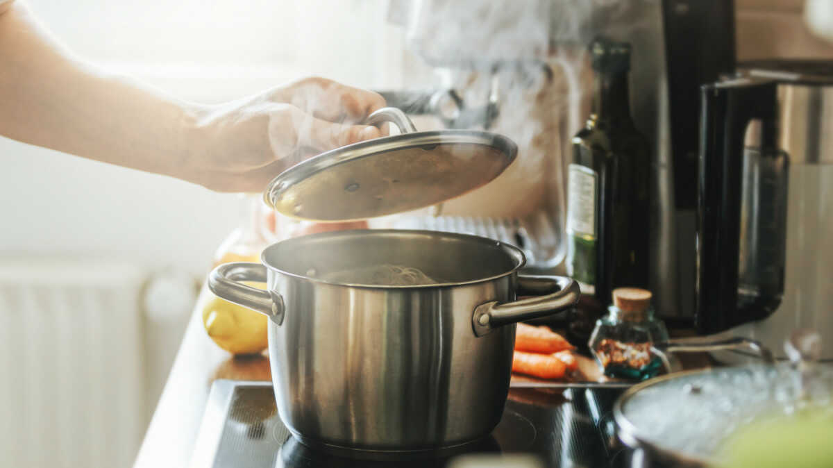 gotowanie, duszenie i gotowanie na parze sprawdzają się w diecie lekkostrawnej 